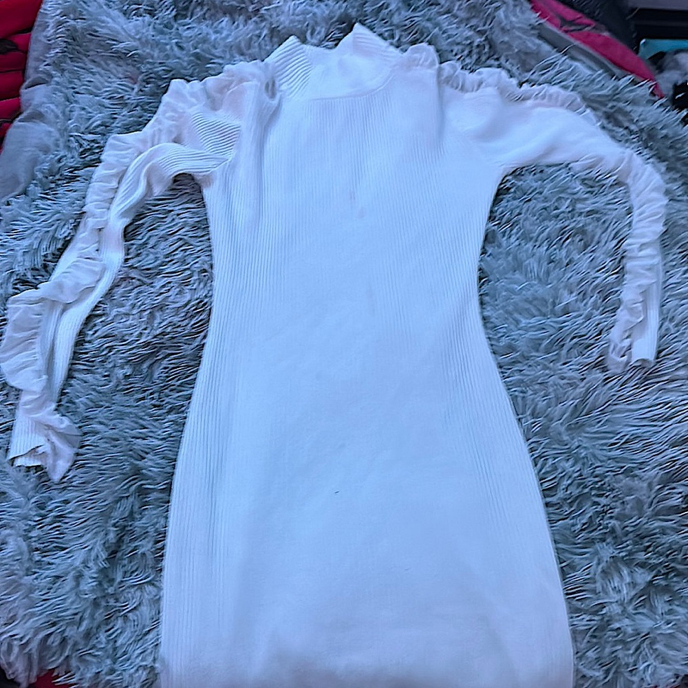 Selling because I never wear it and it’s just taking up space.